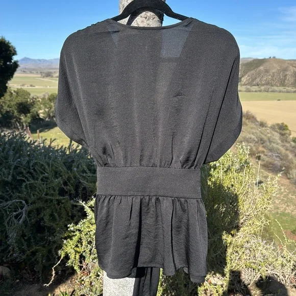 Express Black Women's Top - Picture 5 of 6